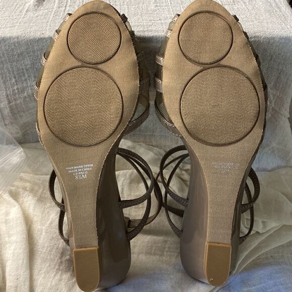 𝅺$5$ add on New York Transit- taupe patent& mesh peep toe wedge heel. - Picture 6 of 8